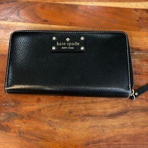 Black Kate spade wallet good-used condition